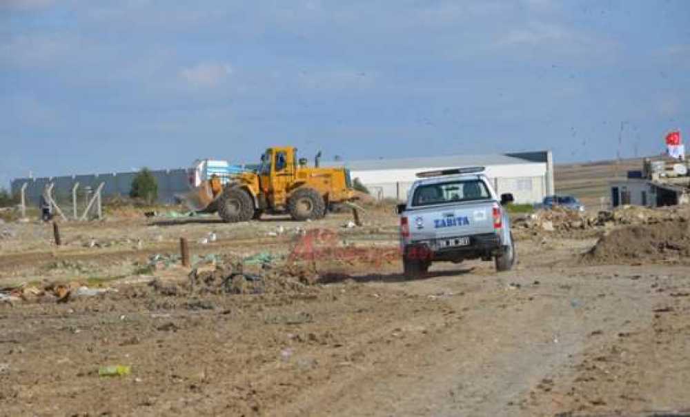 Buram Buram Çöp Kokuyor