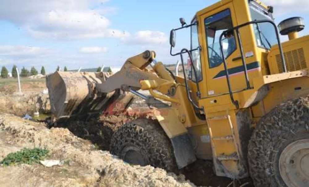 Buram Buram Çöp Kokuyor