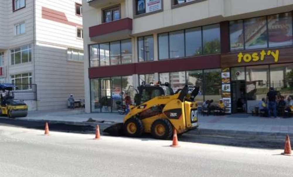 Çorlu Belediyesi Yolları Tamir Ediyor