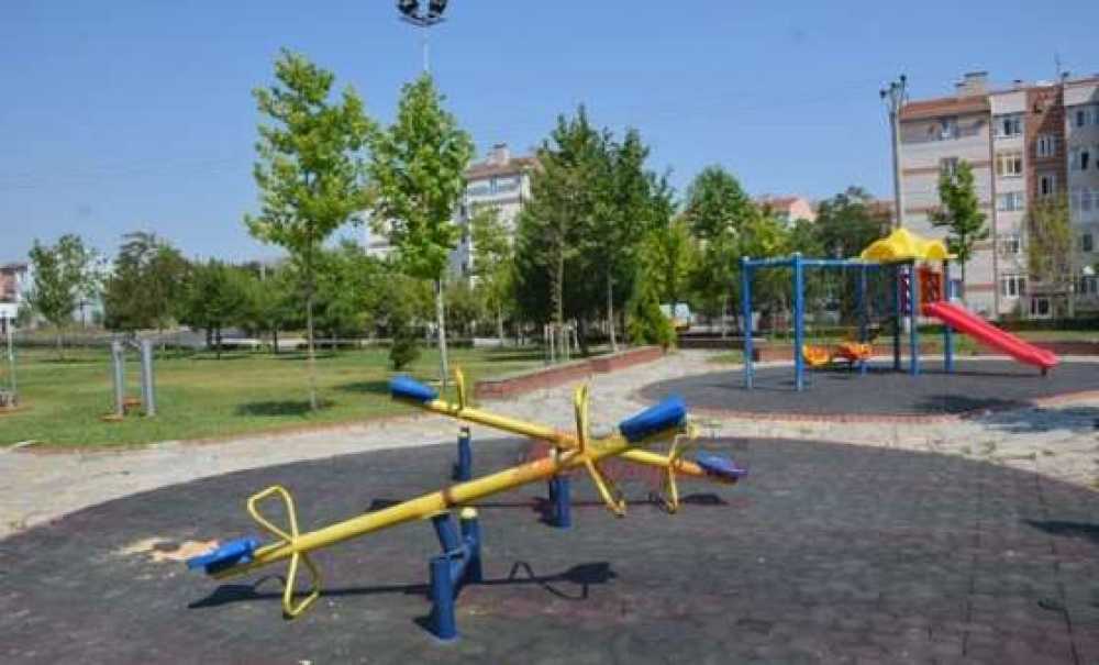 Sıcak Hava Çocuk Parklarını Boşalttı