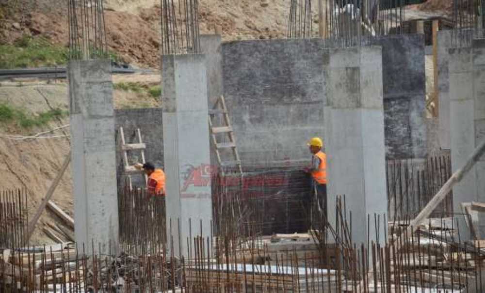 Endüstri Meslek Lisesi'nin Yapımı Sürüyor