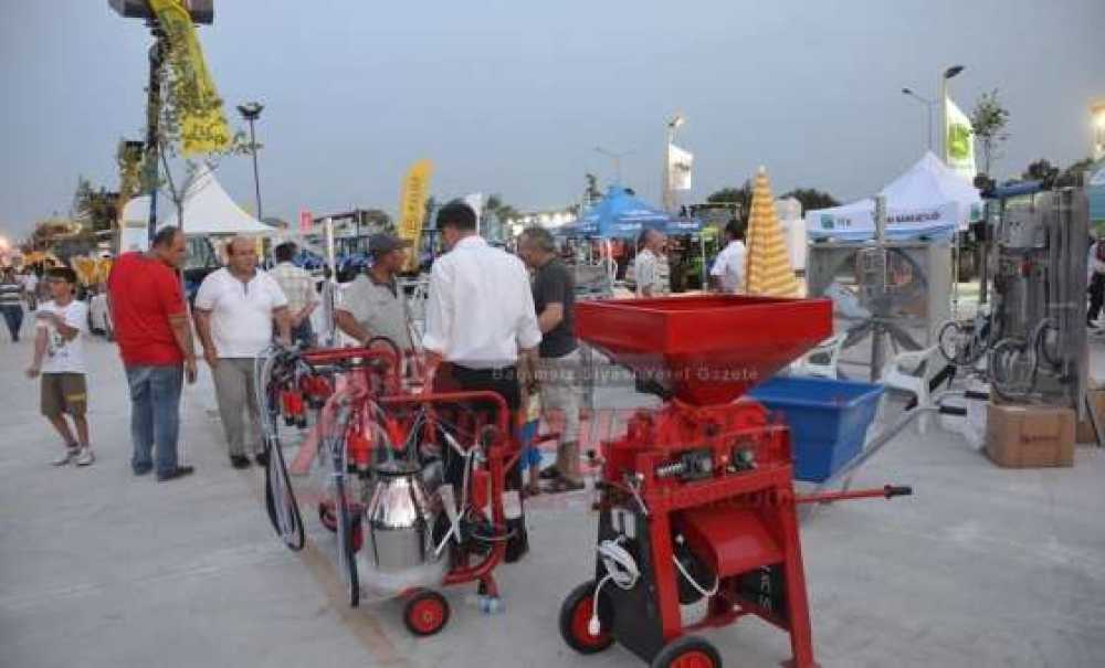 Auto Show Ve Tarım Fuarı Ziyaretçi Akınına Uğruyor