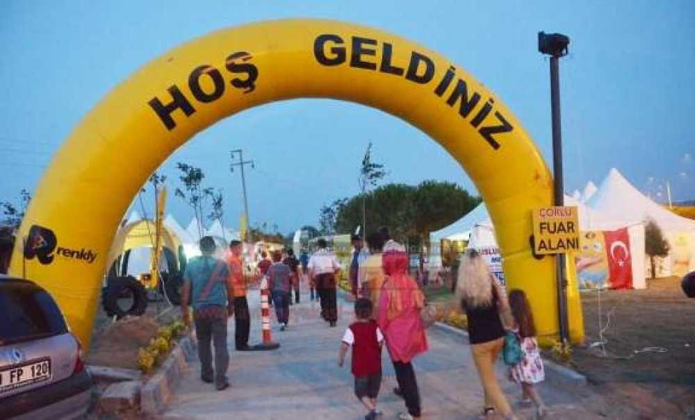 Auto Show Ve Tarım Fuarı Ziyaretçi Akınına Uğruyor