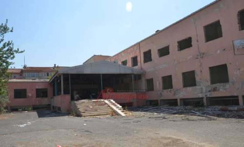 Sonunda Yıkılıyor