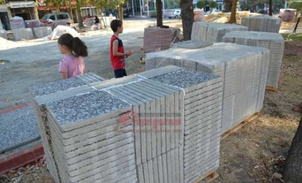 Uğur Mumcu Parkı Taş Yığını Oluyor