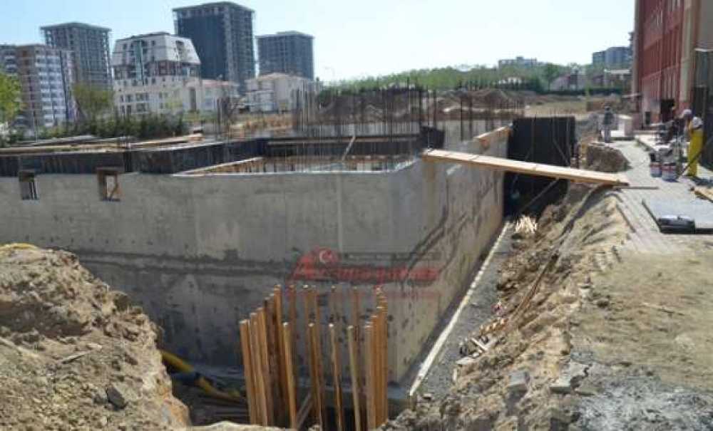 Pinhas Ortaokulu Spor Salonu Hayırseverlerin Yardımını Bekliyor