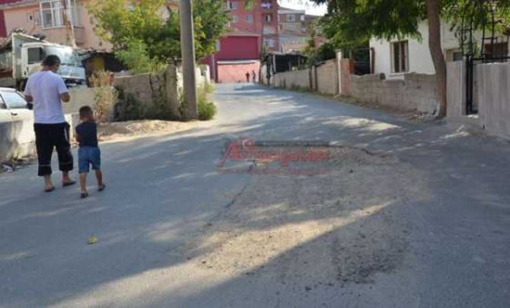 Bozuk Yollar İsyan Ettiriyor