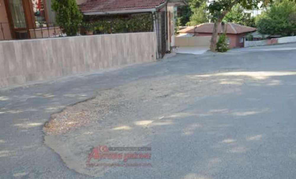 Bozuk Yollar İsyan Ettiriyor