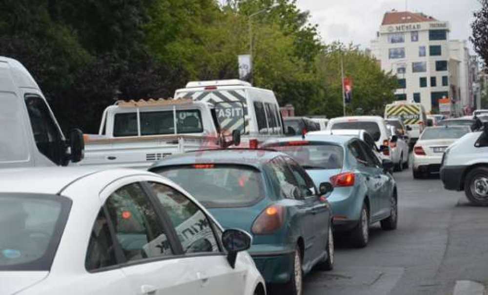 Trafik Yıldırıyor, Çıldırtıyor, Bıktırıyor