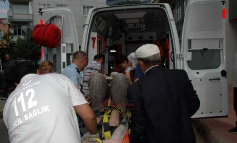 Merdivenden Düşen Boyacı Yaralandı