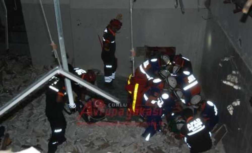 Çorlu`da Gerçeğini Aratmayan Deprem Tatbikatı