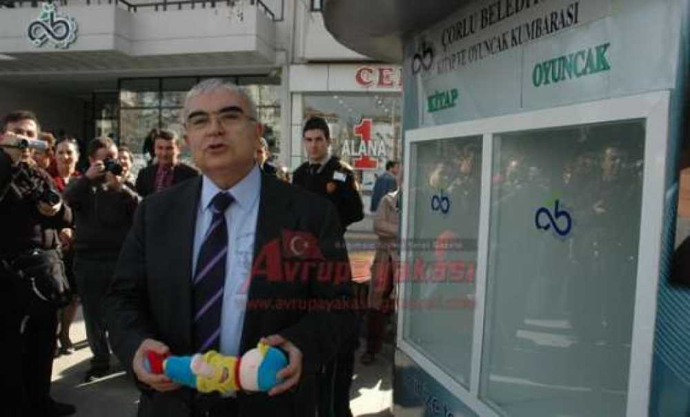 Çorlu Belediyesi`nden Oyuncak Ve Kitap Kumbarası