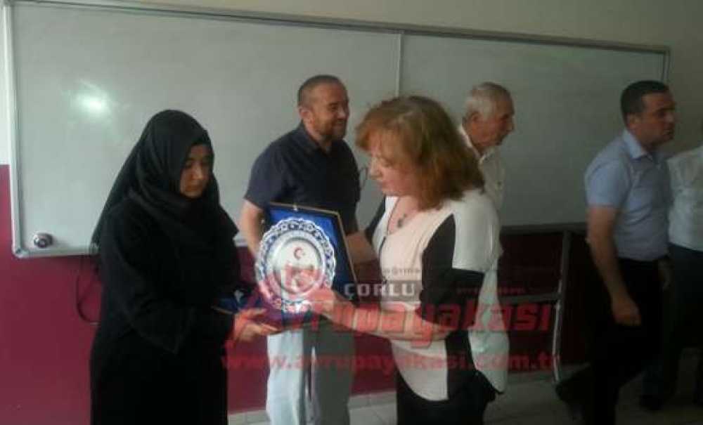 Yaz Kurslarının Plaket Töreni Yapıldı