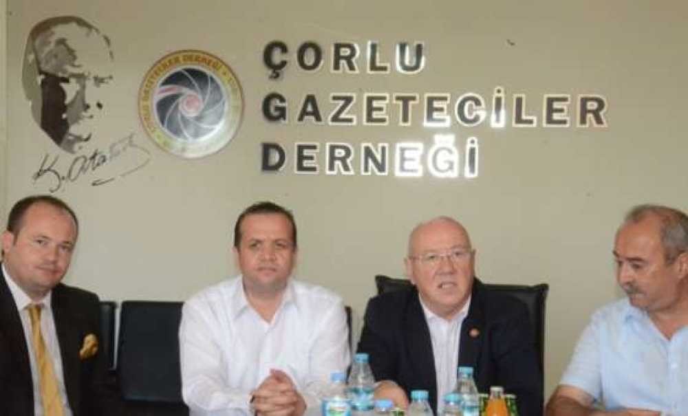 Çorlu Gazeteciler Derneği Başkanı Silistre Yeni Yönetmeliği Değerlendirdi