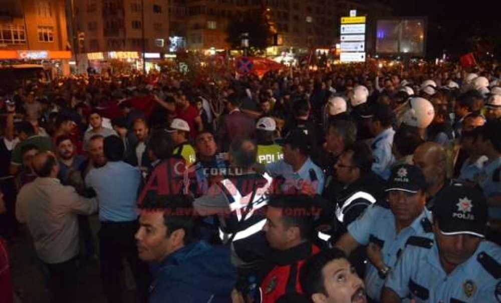 Çorlu'da Gergin Gece (Görüntülü Haber)