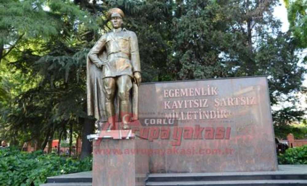 Atatürk Büstü Bronz Renge Boyandı