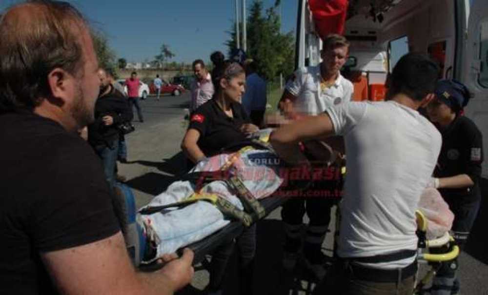 Kamyona Çarpan Motosikletin Sürücüsü Ağır Yaralandı