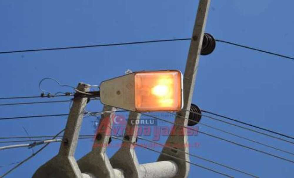 Aydınlatmalar Gündüz Vakti Yanıyor