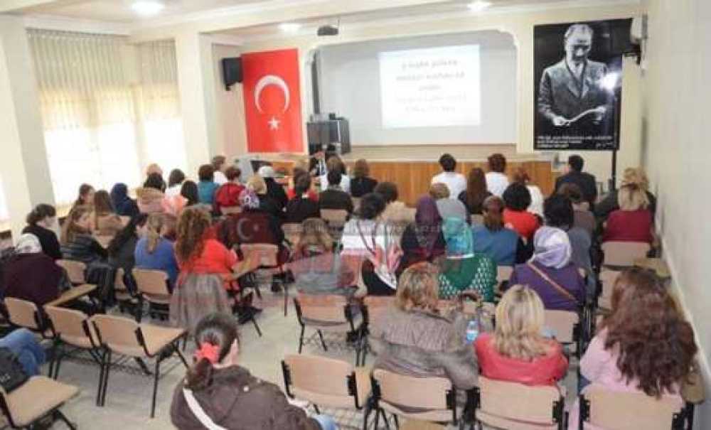 Halk Eğitim Merkezi'nden Kadınlar Günü Konferansı