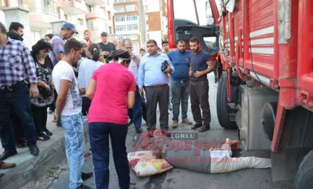 Kamyon Yayaya Çarptı: 1 Ölü