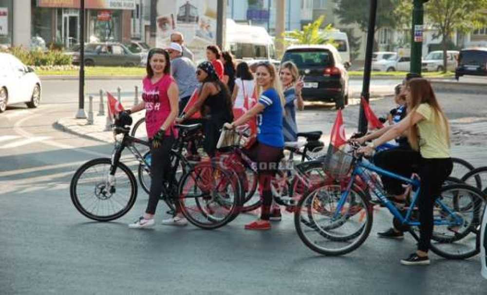 Çorlulu Kadınlardan Süslü Kadınlar Bisiklet Turu
