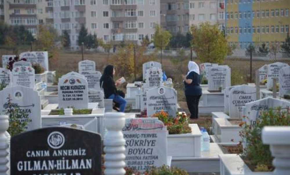 Kurban Bayramında Kabir Ziyareti