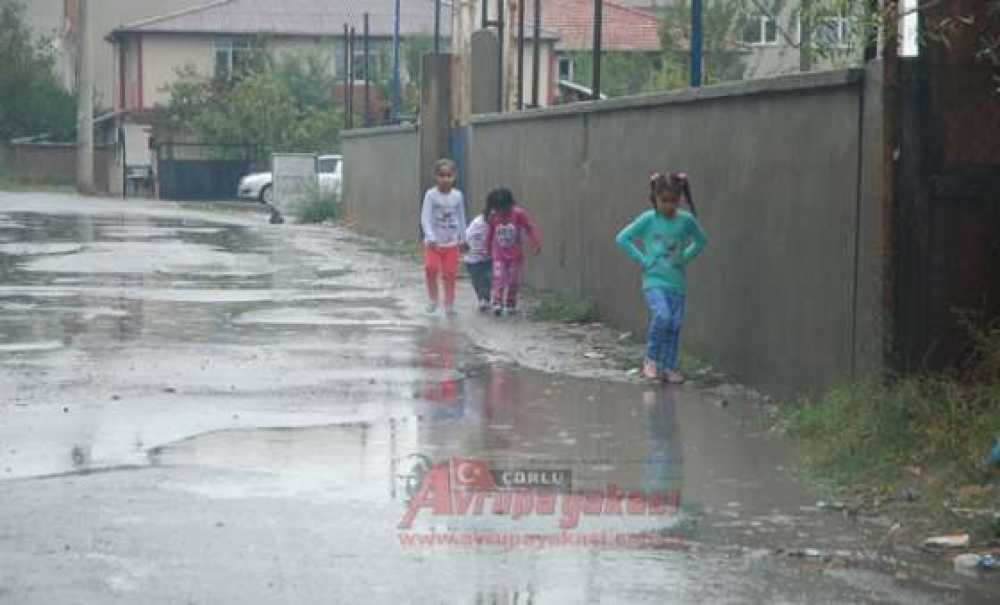 Yağmur En Çok Çocukları Etkiledi