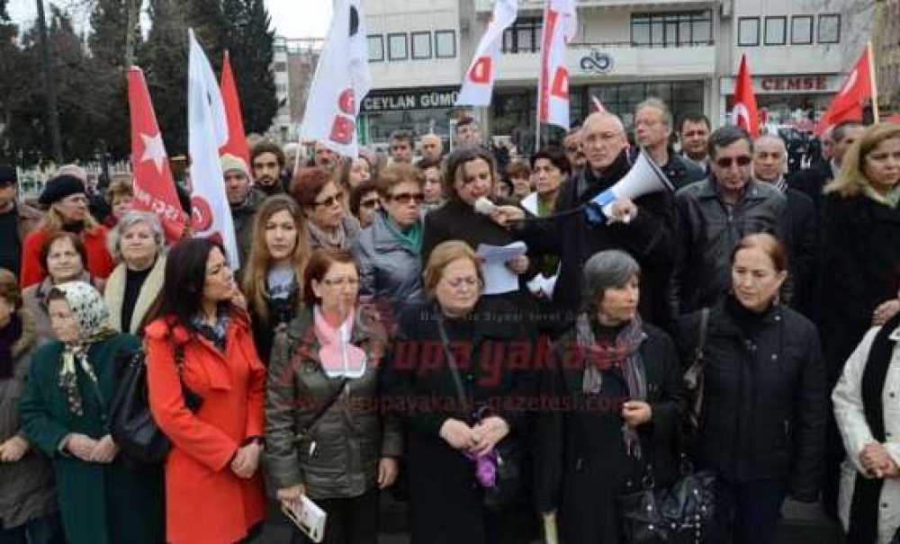 Kadınlar Günlerini Meydanda Kutladılar