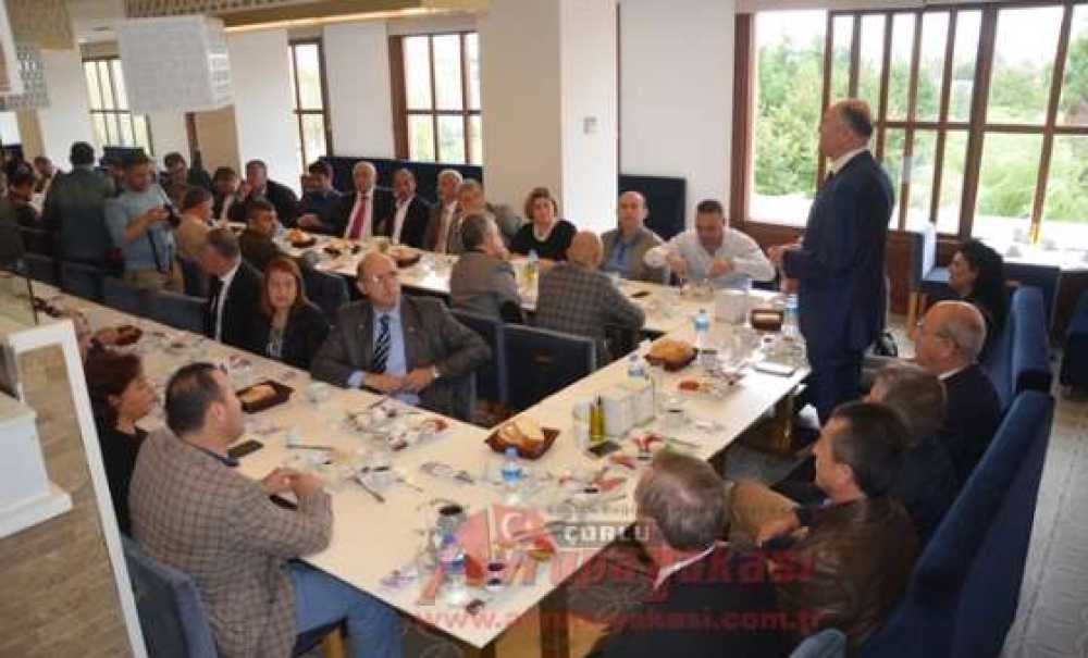 Ak Parti Adayı Akgün Muhtarlarla Bir Araya Geldi