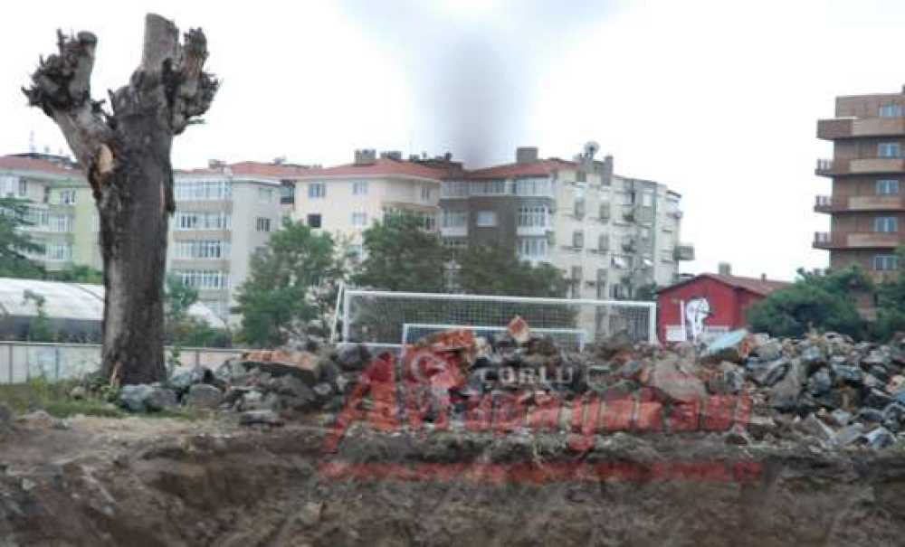 Stadyum Bahçesine Gençlik Merkezi