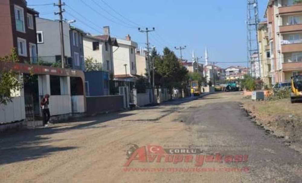 Asfaltı Kazınan Cadde Yeniden Asfaltlandı