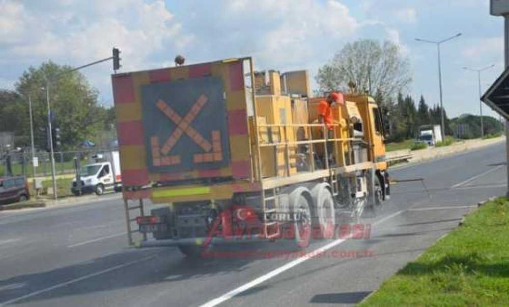 Karayolları Ekiplerinden Şerit Çalışması