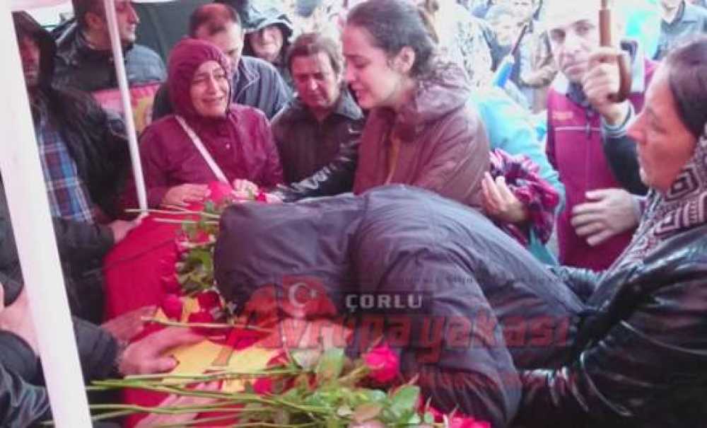 Ankara'daki Patlamada Ölen Ercan Adsız Çorlu'da Toprağa Verildi