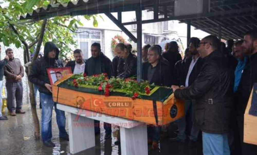 Ankara'daki Patlamada Ölen Ercan Adsız Çorlu'da Toprağa Verildi