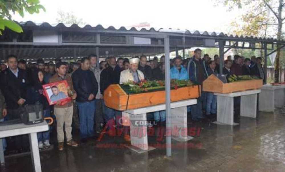 Ankara'daki Patlamada Ölen Ercan Adsız Çorlu'da Toprağa Verildi