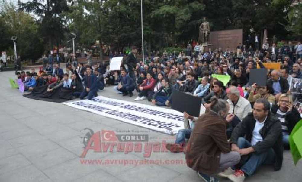 Ankara`da Ölenler Çorlu`da Anıldı