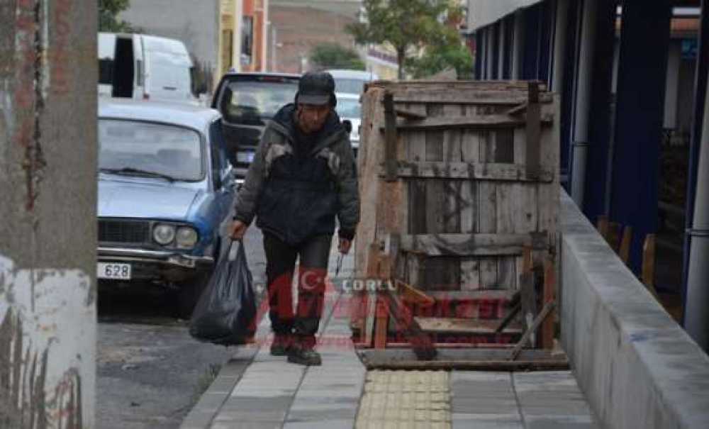 Tezgahların Burada Ne İşi Var?