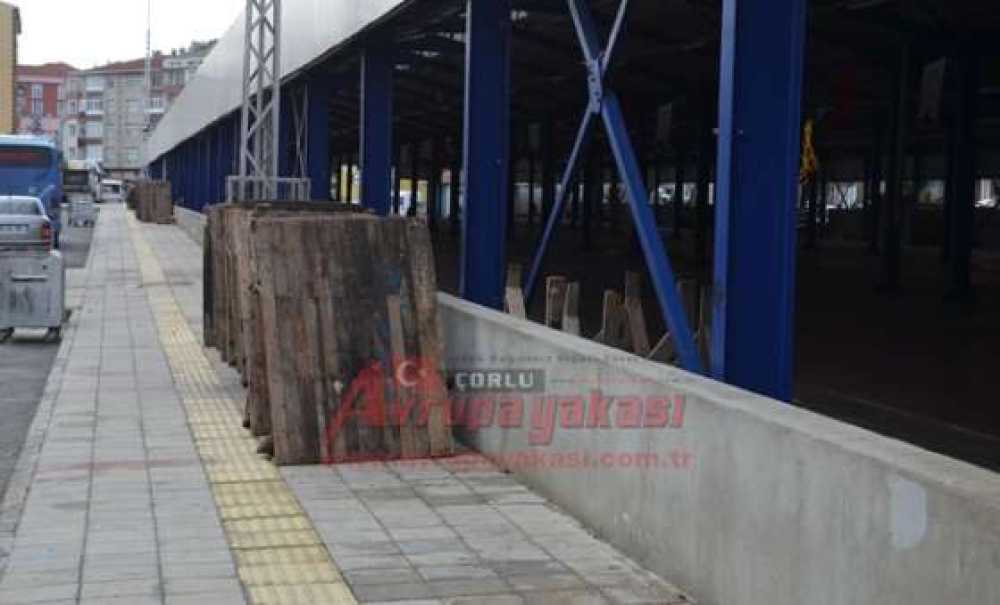 Tezgahların Burada Ne İşi Var?