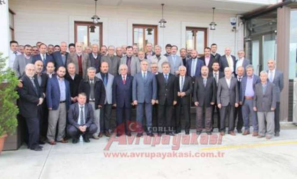 Çorlu`daki Din Görevlileri Emekli Din Görevlileri Ile Buluştu