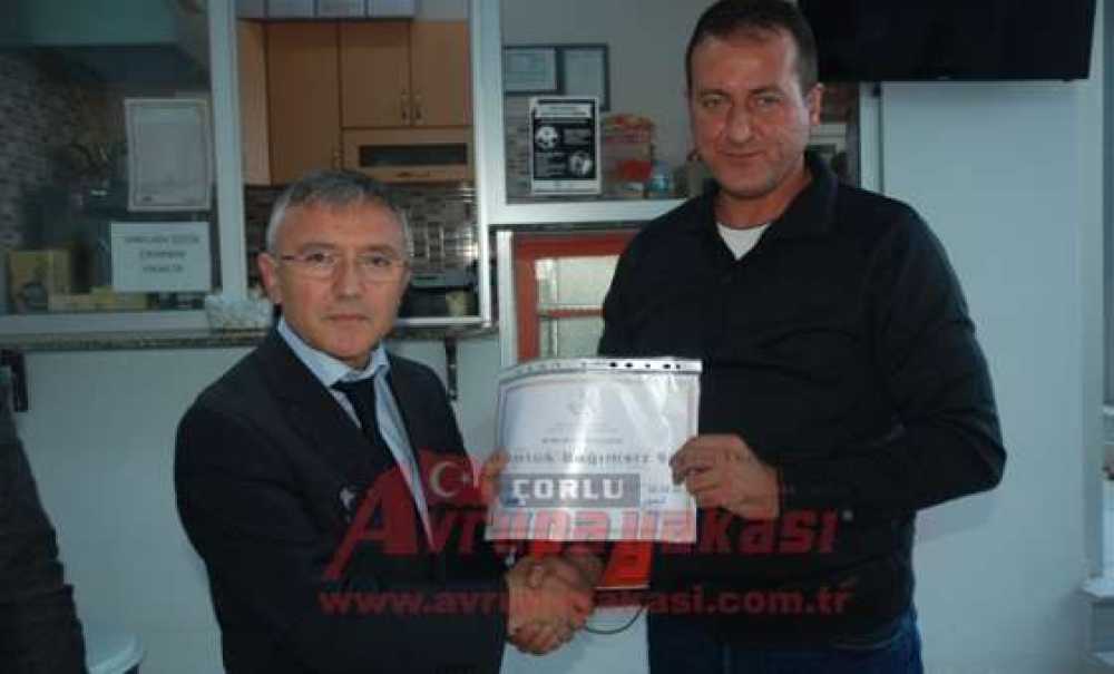 Kurban Kesim Kursunu Tamamlayanlara Belgeleri Verildi