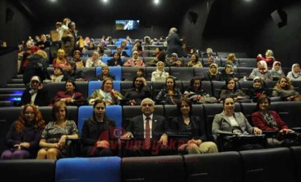 Çorlu Belediyesinden Kadınlara Ücretsiz Sinema