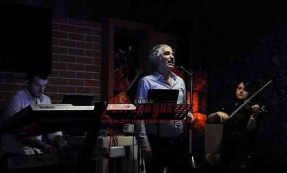 Çorlulu Sanatçının Hepimiz Kardeşiz Şarkısı Kısa Sürede Rekor Kırdı