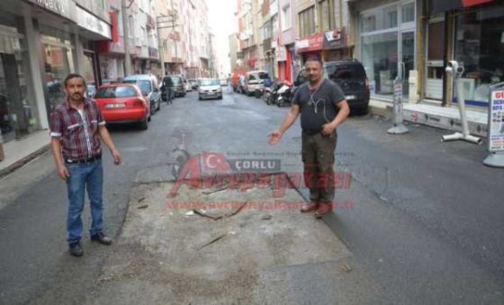 Bozuk Yollar Vatandaşı Çileden Çıkarıyor