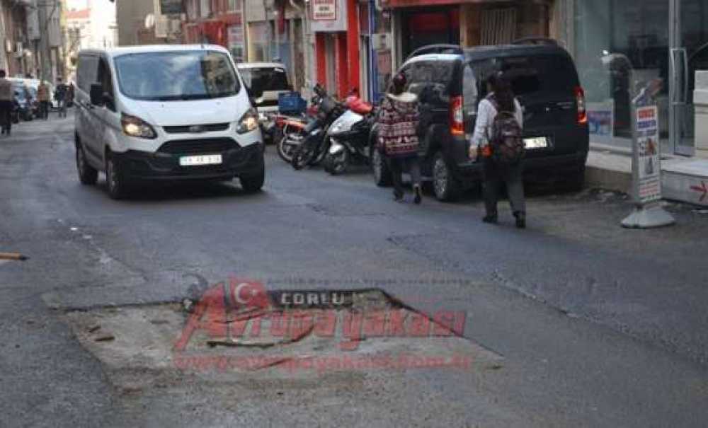 Bozuk Yollar Vatandaşı Çileden Çıkarıyor