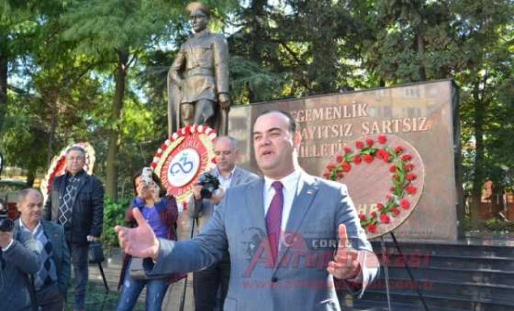 Chp Çorlu İlçe Örgütü`nden Atatürk Anıtı`na Çelenk