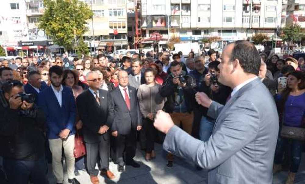 Chp Çorlu İlçe Örgütü`nden Atatürk Anıtı`na Çelenk