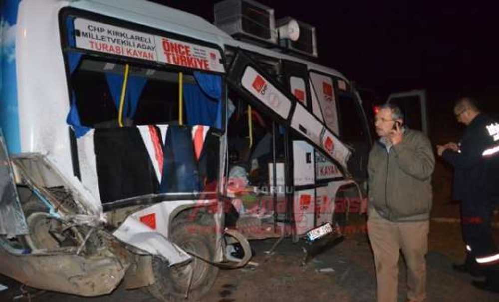 Chp Otobüsü Kaza Yaptı