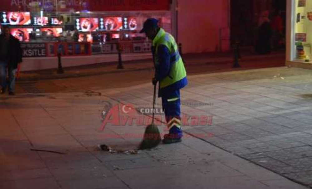 Mitingin Ardından Görev Temizlik Ekiplerine Düştü