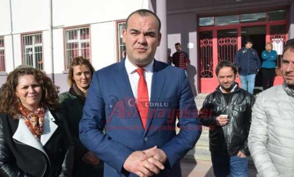 Chp Tekirdağ Milletvekili Emre Köprülü Oyunu Eğitim Gördüğü Sınıfta Kullandı