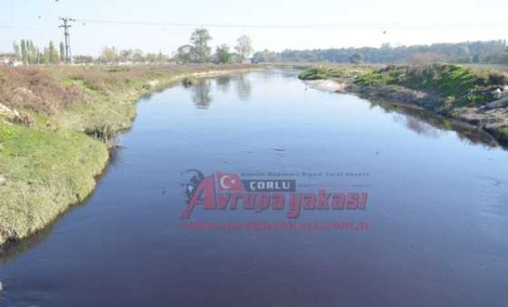 Çorlu Deresi Yine Rengarenk Akıyor